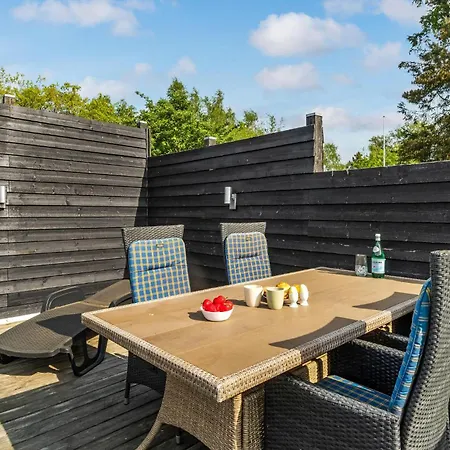 Gorgeous Home In Ebeltoft With Wifi